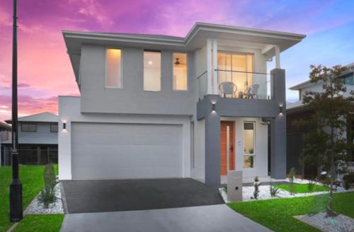 Luxury Newly Built Home Queen Room