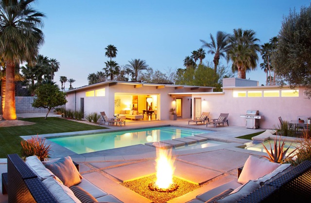 Luxury Outdoor Living in a Mid-Century Modern Haven. Exceptional Guest Reviews.