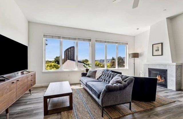 Luxury Penthouse with Stunning Views & Fireplace