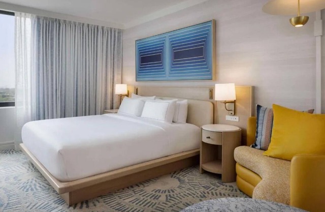 Luxury Pet-Friendly Room w/Pool Near SMU Campus