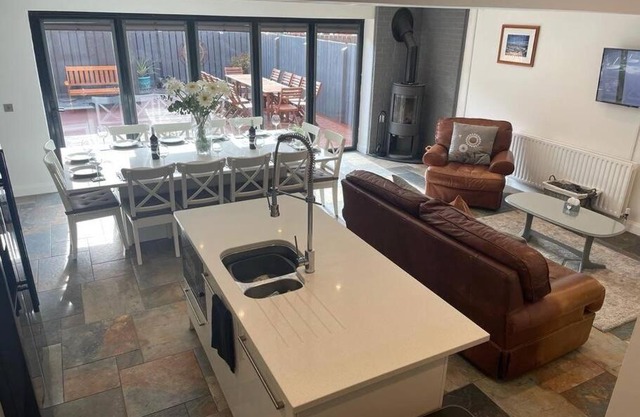 Luxury Portrush Holiday Homes - The Glynn, Portrush Sleeps 12 - 5 bedrooms