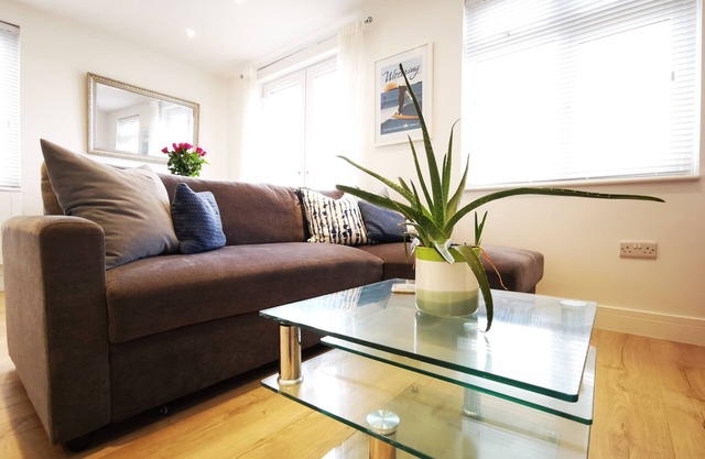 Luxury seaside apartment in East Wittering village