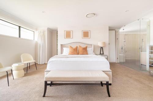 Luxury Spacious 5 Bedroom Family Modern Villa Sleeps 10