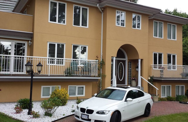 Luxury Suite near downtown Vancouver and Horseshoe Bay Ferries.