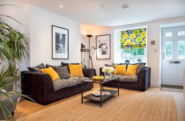 Luxury Town House - Apple Pie Luxury Escapes