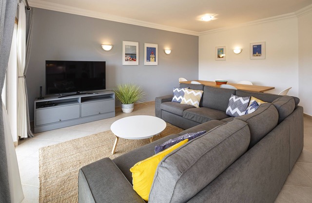 Luxury two-bedroom apartment with free use of pool, gym and spa