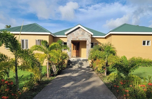 Luxury Villa, Cades Bay, Nevis - Villa Tranquil