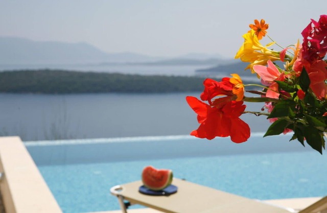 Luxury Villa Della Luna, with a private infinity pool and amazing views