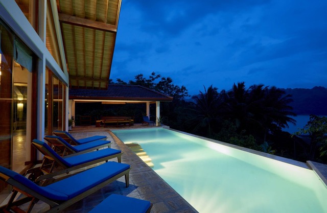 Luxury villa overlooking the Knuckles Mountain Range and Victoria Reservoir