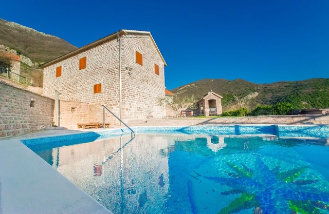 Luxury villa with stunning views. 3 Bedrooms▪6 Sleeps ▪2 Bathrooms ▪Private pool