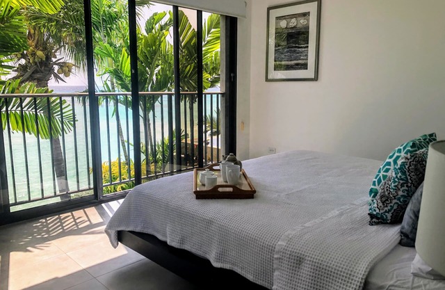 Luxury Waterfront Condo- Amazing views!