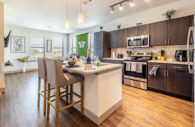 Luxury1 BD- 20 minutes Downtown Fort Worth- Pet Friendly