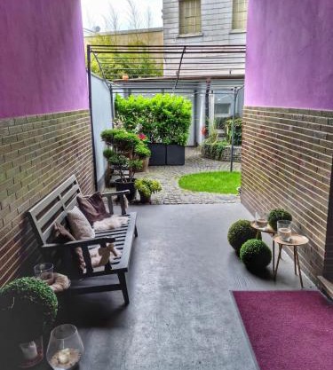 Luxus 4 Zimmer Apartment 3 Schlafzimmer und großer Wohnbereich mit Balkon