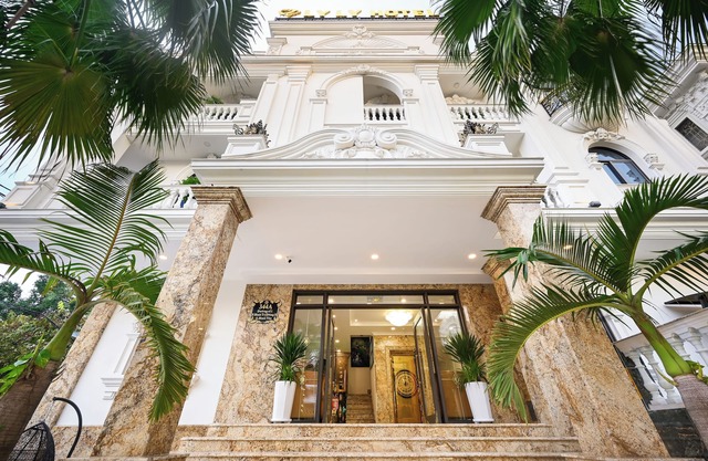 Ly Ly Hotel 2