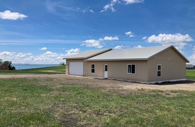 M&N Lodge located near Grenville on Beautiful Waubay Lake