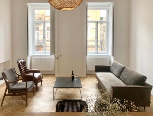 M1 Apartment