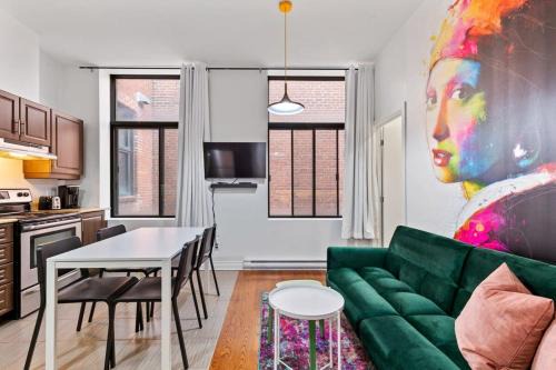 M11 The Artsy Suite 2BR Prime Location DT
