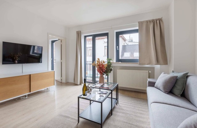 MA - Charlemagne V - One Bedroom Apartment, Sleeps 4
