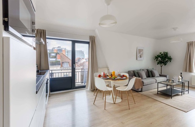 MA - Leopold IV - One Bedroom Apartment, Sleeps 4