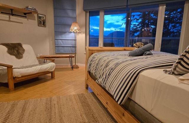 Madeira Park Oceanview Suites