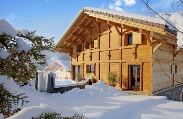 Magnifique Chalet au Calme Tout Confort Avec Jacuzzi