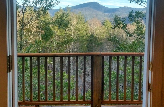 Magnificent Mountain View Family Home w/Hot Tub Franklin, NC - Dog Friendly!