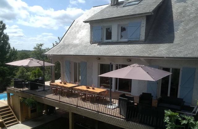 Magnificent villa with mountain views in Jurançon for 08 to 16 people