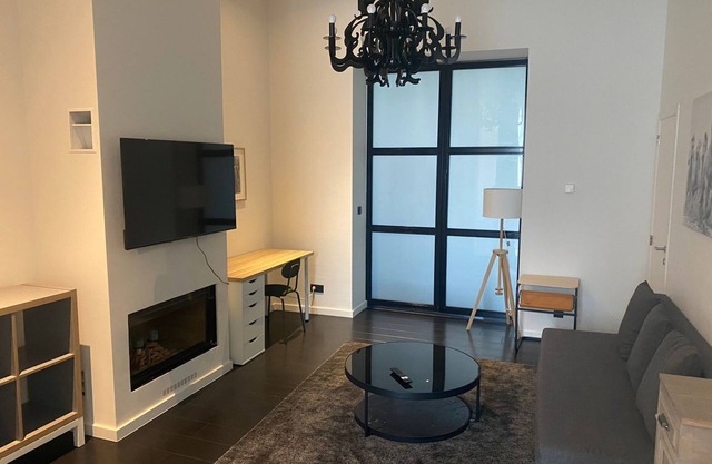 Magnifique Appartement Haut Plafond Très Calme