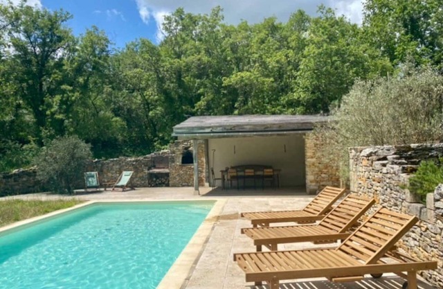 Magnifique maison de pierre. Grand domaine & piscine privés