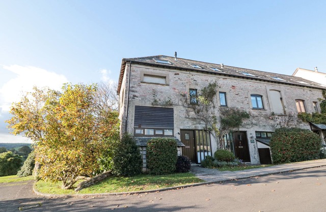 MAGNOLIA HOUSE, pet friendly, country holiday cottage in Dittisham