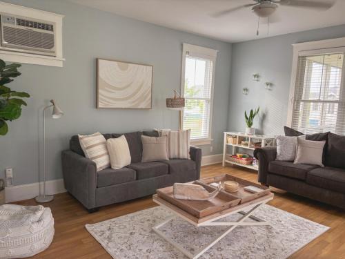 Magnolia Moon Cottage at East Lake Shores