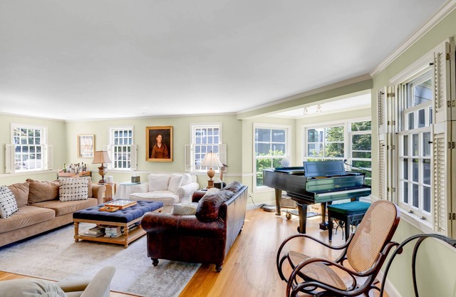 Magnolia Retreat: Ocean View, Fireplace, Musicians Paradise, Cappuccino Station