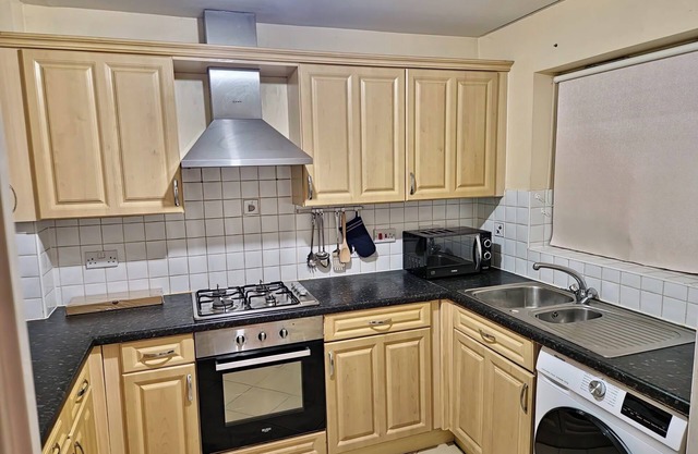 Maidstone Holiday Apartment 3 Bedrooms Free Sports Sleeps 7