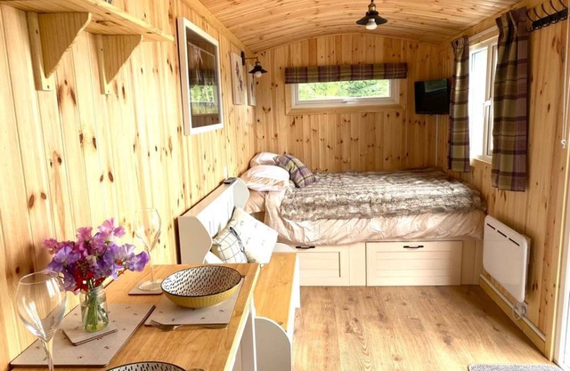 Mailer Farm, Woodhead Shepherds Hut - Sleeps 2