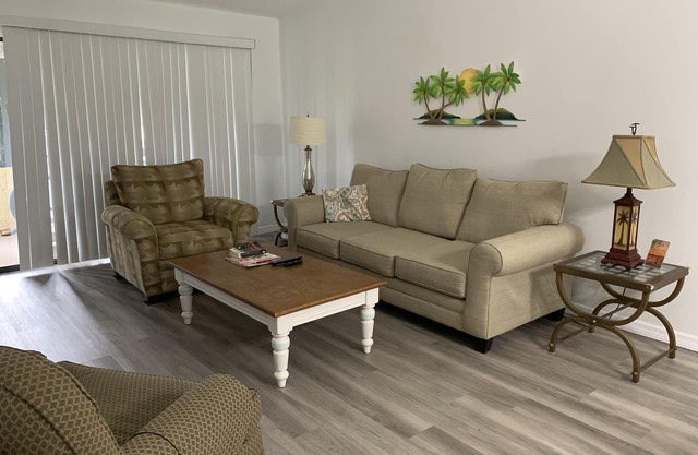 Main Floor Getaway in West Bradenton, Florida nGreat Pool Minimum 30 days