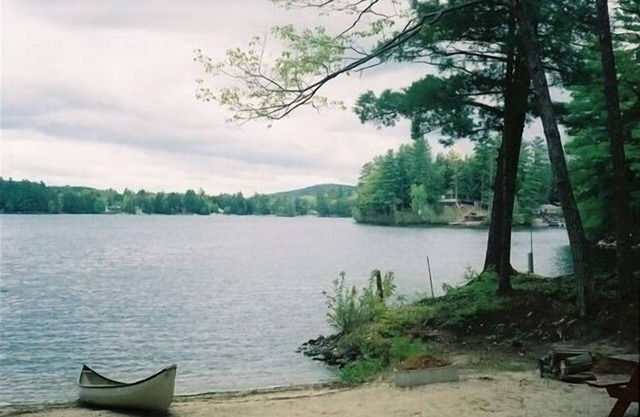 Maine Lakefront Cottage Rental with Sandy Beach