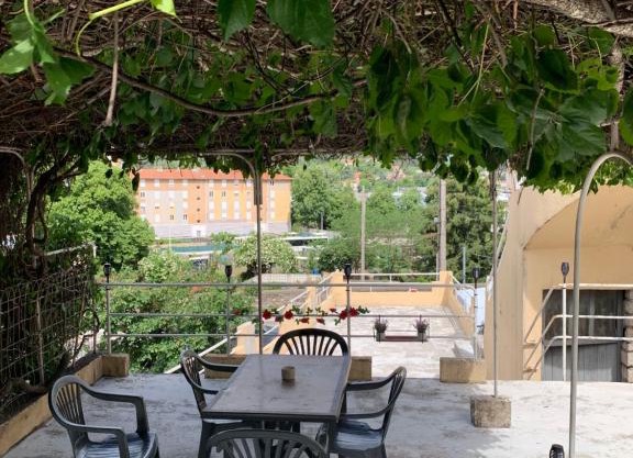 Maison 2 chambres grande terrasse ales proche gare