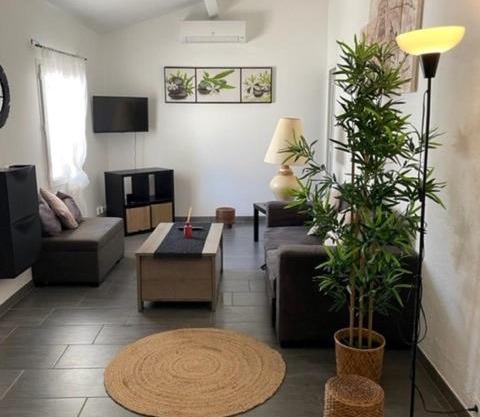 Maison avec jardin à 8 min de l'aéroport