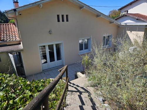 Maison confortable avec 3 chambres et jardin clos, idéale familles et curistes à Salies-de-Béarn