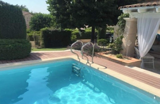 Maison Dans Domaine Avec Piscine