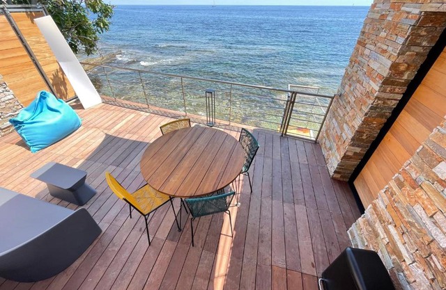 maison de bord de mer cap corse