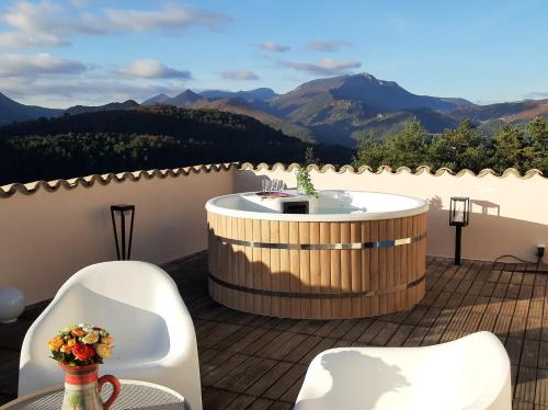 Maison de Céline en pleine Nature avec vue Montagnes et Jacuzzi