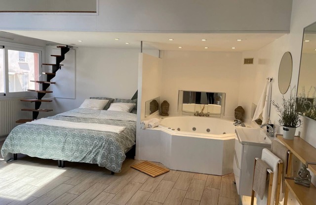 Maison de Ville Dotée D'un Jacuzzi à 15 Minutes de L'arc de Triomphe