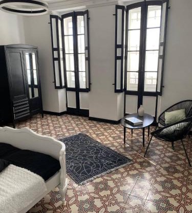 Maison de village avec sa charmante grand chambre avec balcon