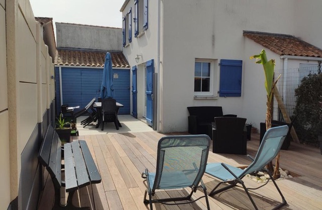 Maison ensoleillée proche plage de la Grière, 4 pers., terrasse, WiFi, parking privé - FR-1-194-239