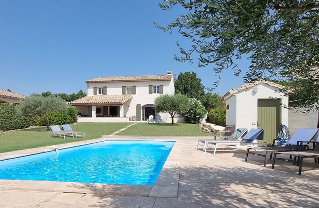 Maison Roquebeauresse – luxury & comfort in the Gard, with air conditioning, child & pet friendly