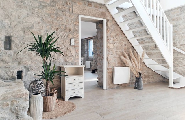 Maison Typique Bretonne /Jacuzzi & Grand Jardin Clos, 2km des Plages