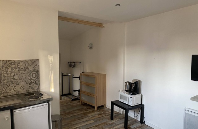 MAISONETTE-House-Classic-Wet room-Street View