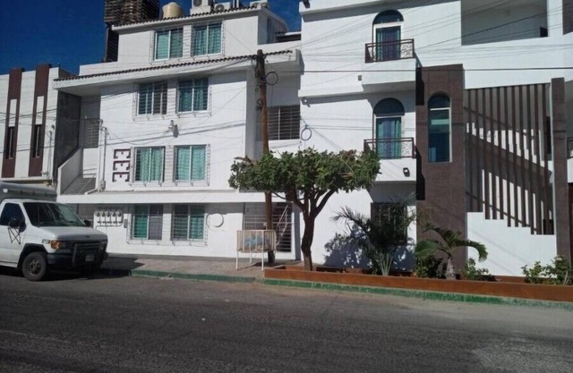 Malecon Castle: 2BR/2BA/2terraces with mountain and ocean views!n