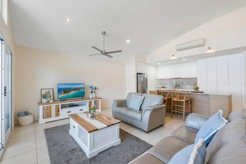 Malibu Apartments Unit 1 - 5 Oak Street
